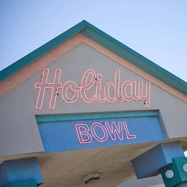 Holiday Bowl | Bowling Center Altoona, Pennsylvania